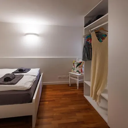 Apartment Vicolo 15 *